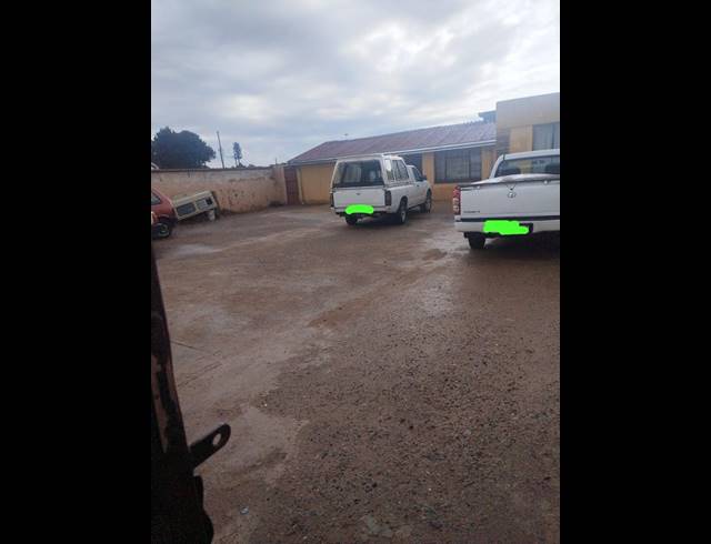 2 BEDROOM HOUSE FOR SALE IN MOROKA